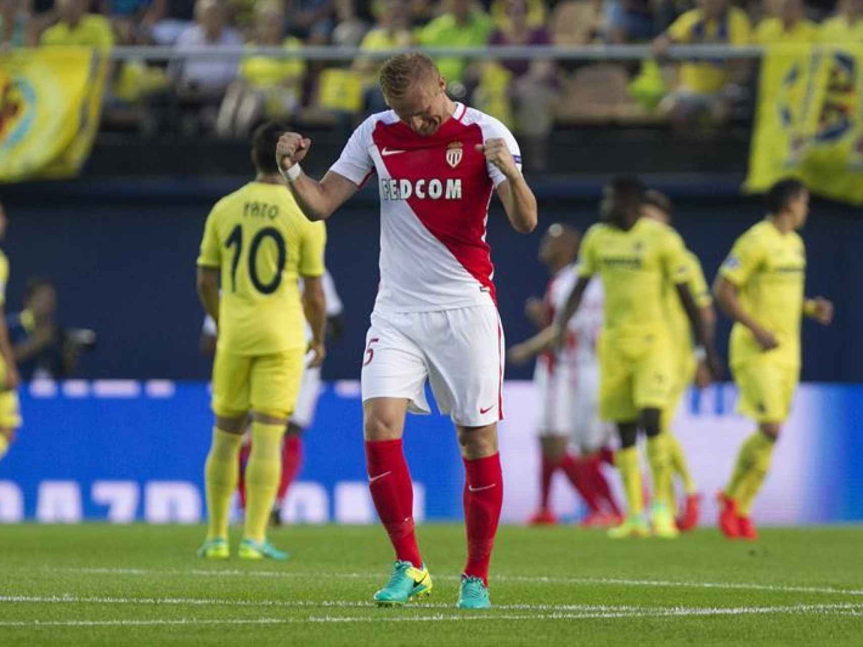 Fabinho celebra el gol para el Mónaco contra el Villarreal