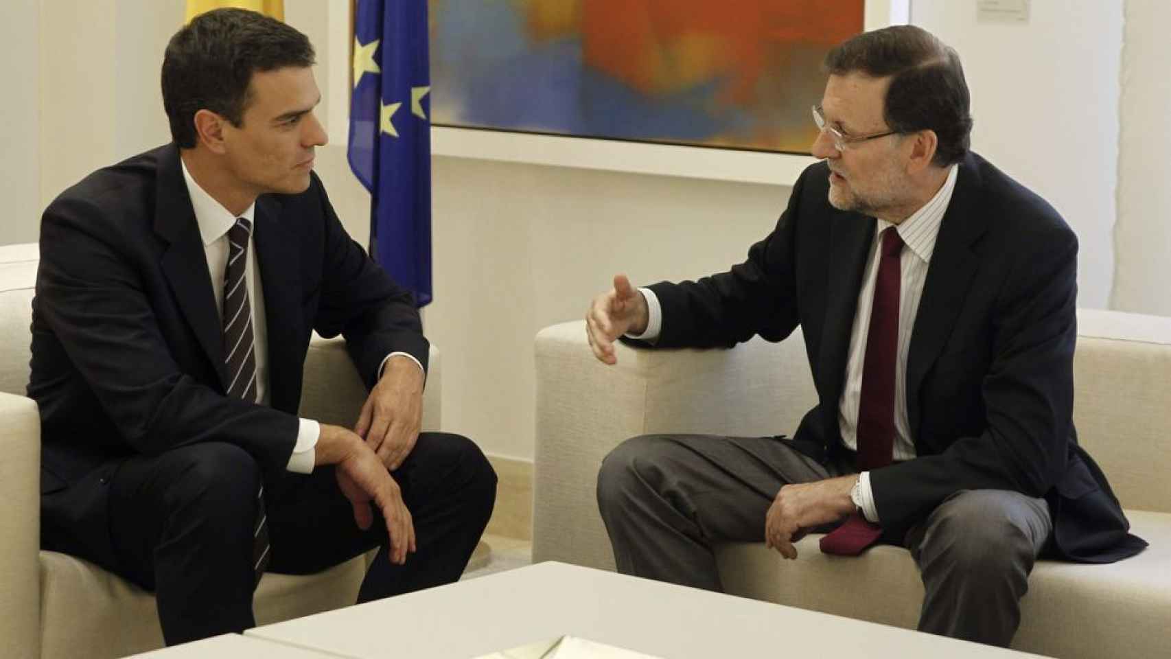 Mariano Rajoy y Pedro Sánchez en el Palacio de La Moncloa.