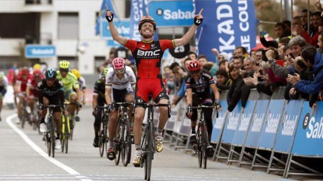 Samuel Sánchez celebra la victoria.