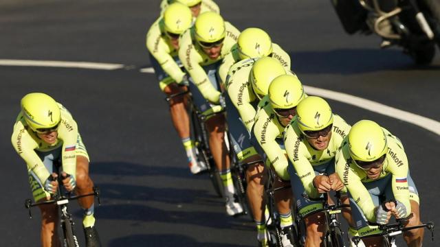 El Tinkoff, durante la contrarreloj por equipos.