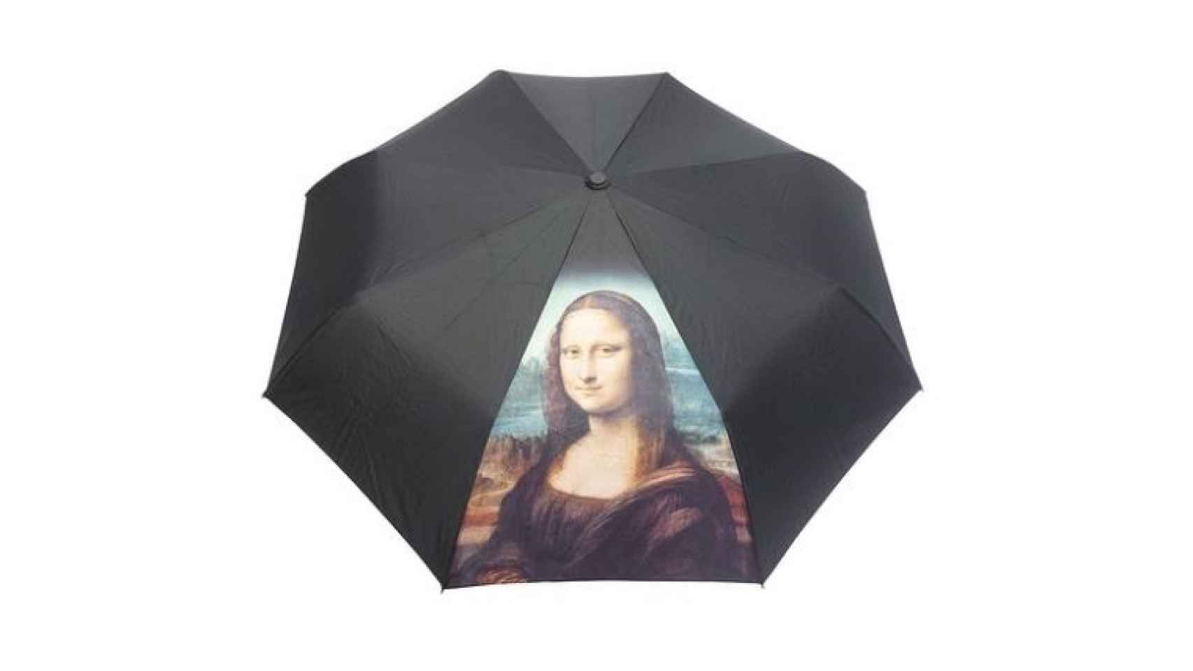 Cómo no, un paraguas Mona Lisa. En el Louvre.