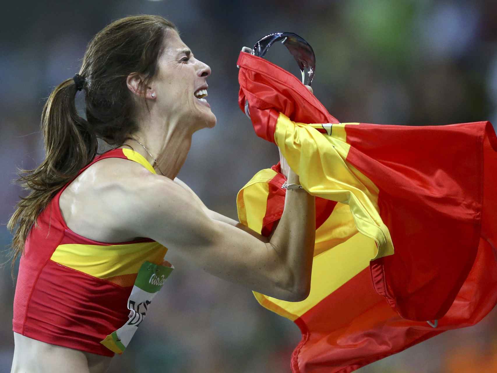 Ruth Beitia celebra su medalla de oro en Río.