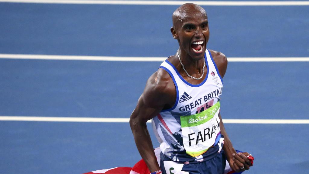 Mo Farah celebra su victoria en el 5.000.