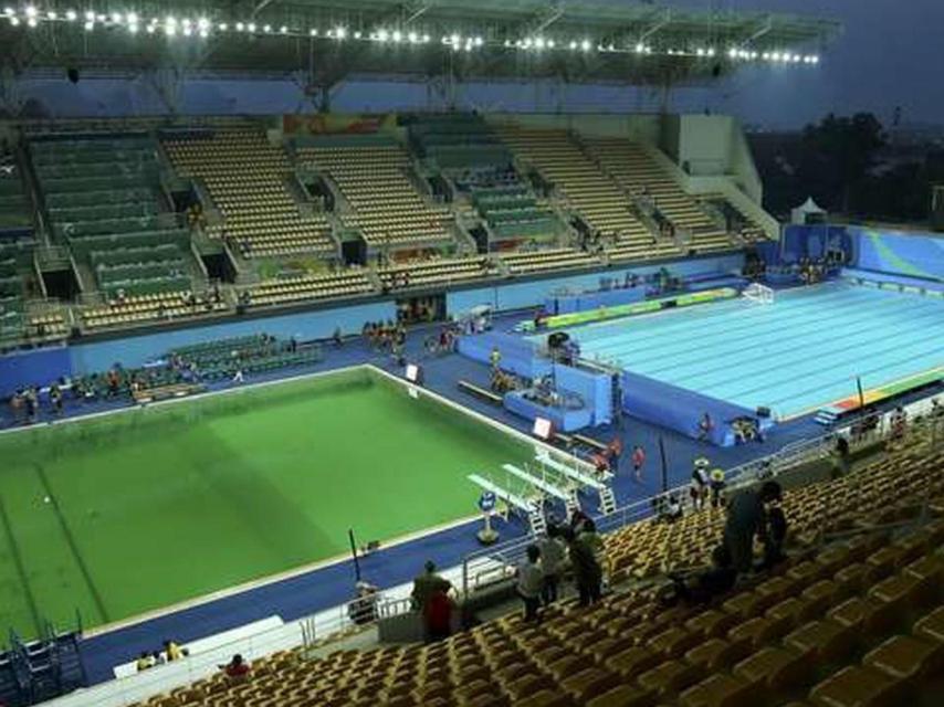 La piscina de saltos apareció verde.