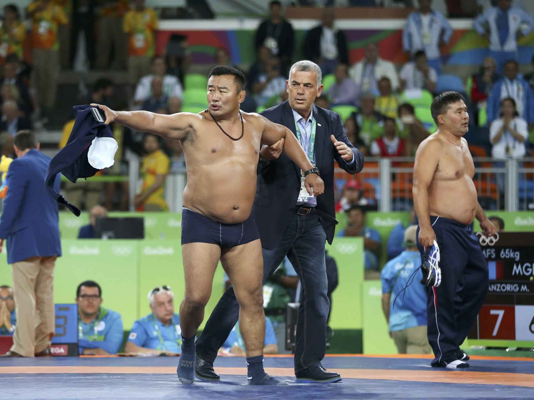 El desnudo de los entrenadores del mongol Mandakhnaran.