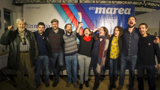 Los principales exponentes de En Marea, al cierre de un acto.