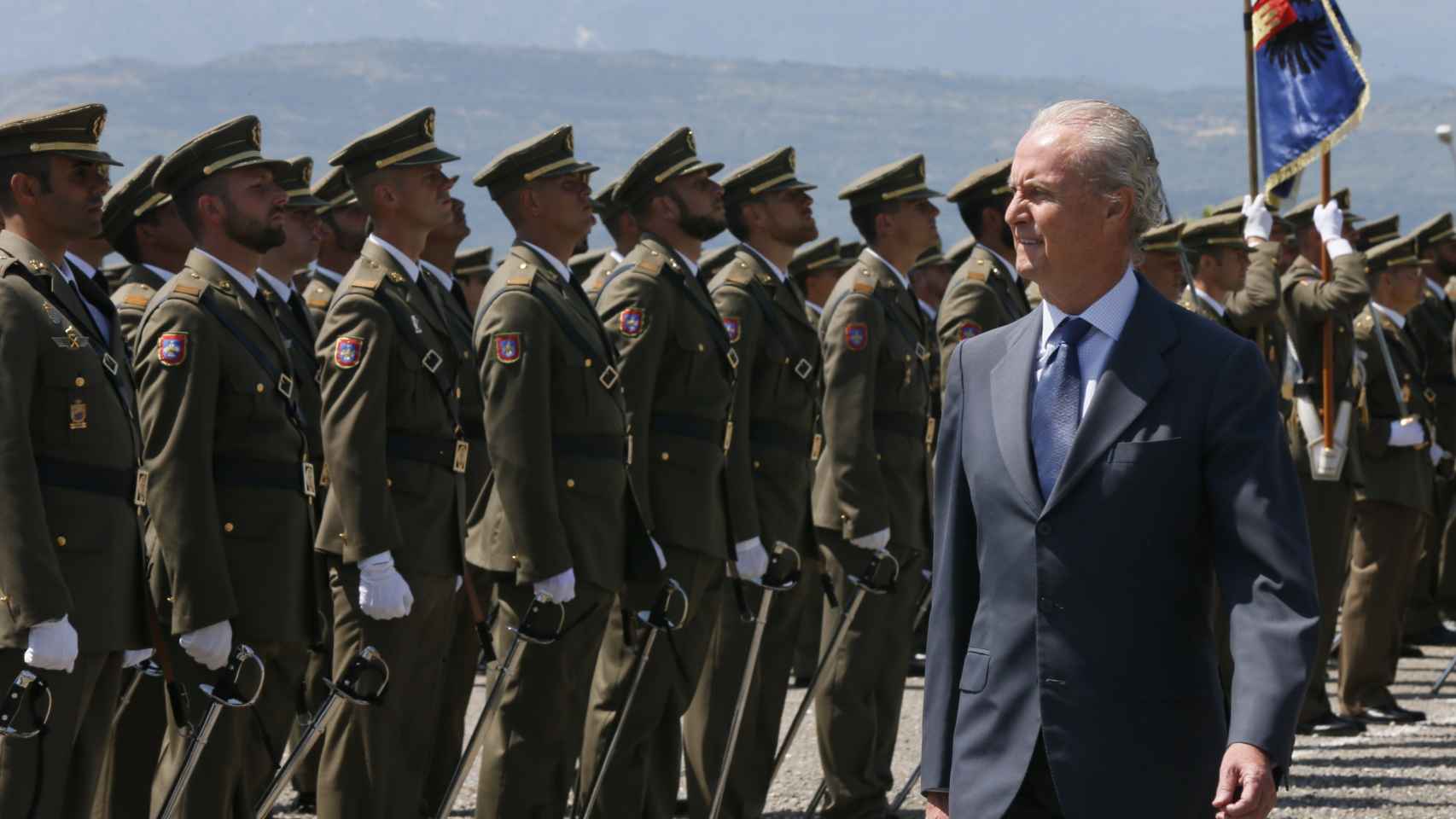 Pedro Morenés, en la entrega de Reales Despachos a suboficiales del Ejército de Tierra.