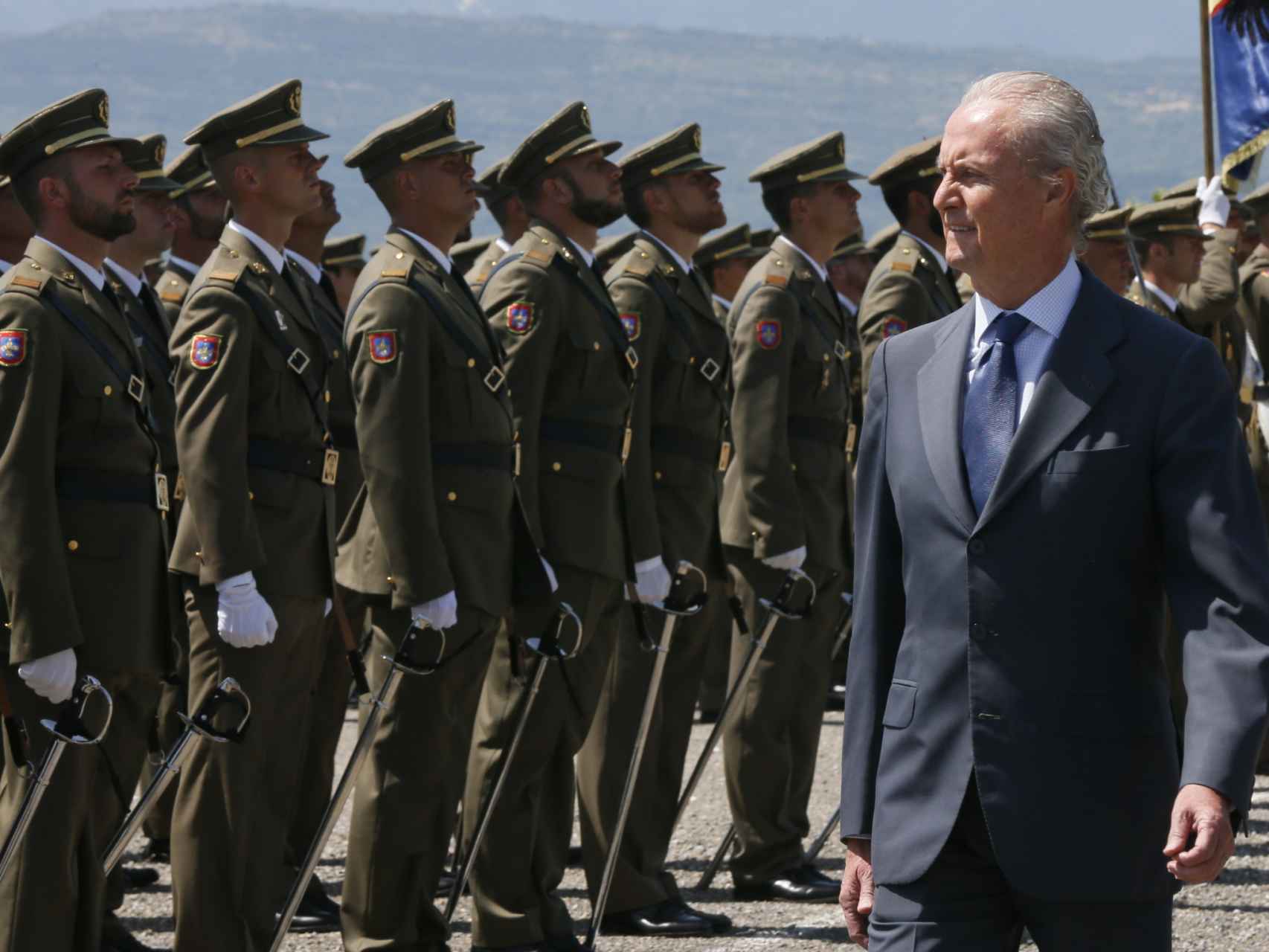 Pedro Morenés, en la entrega de Reales Despachos a suboficiales del Ejército de Tierra.