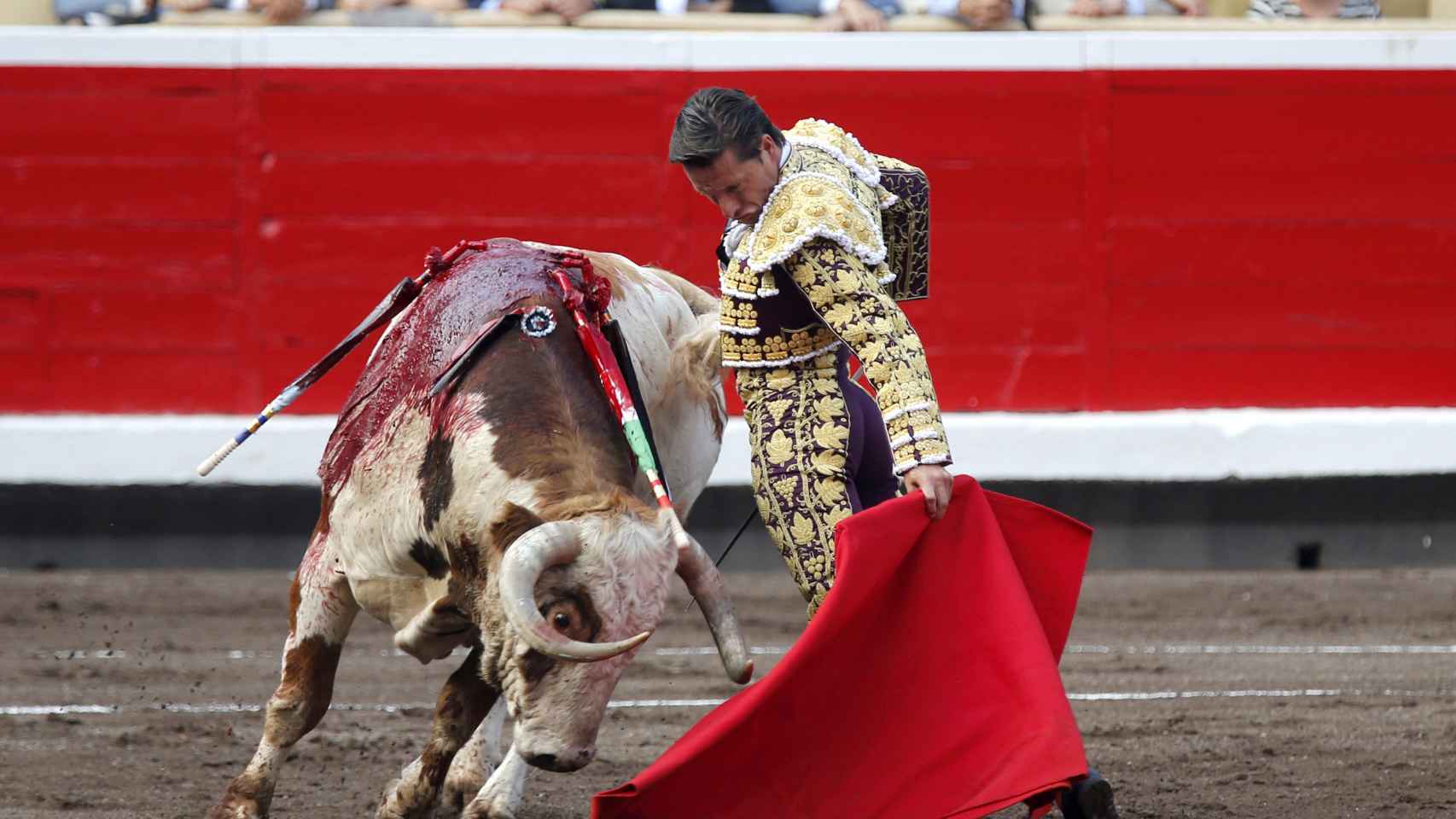 Diego Urdiales en la quinta corrida de toros de las fiestas de Bilbao.