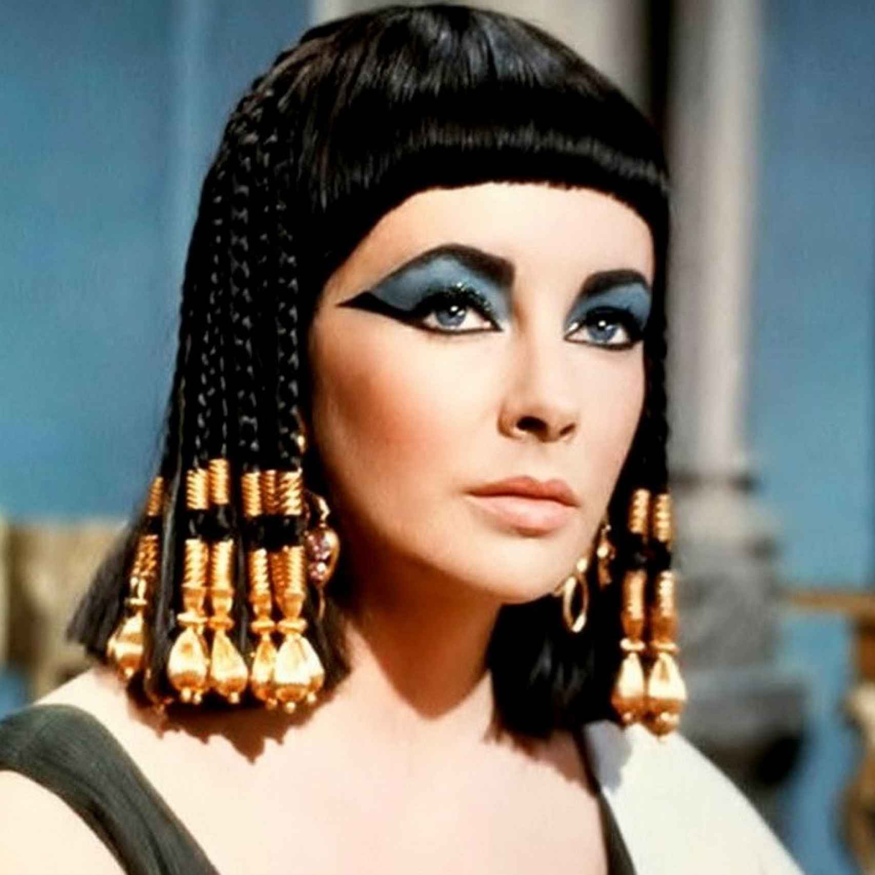 El personaje de Cleopatra, que interpretó Elizabeth Taylor en 1963, puso de moda el eye-liner.