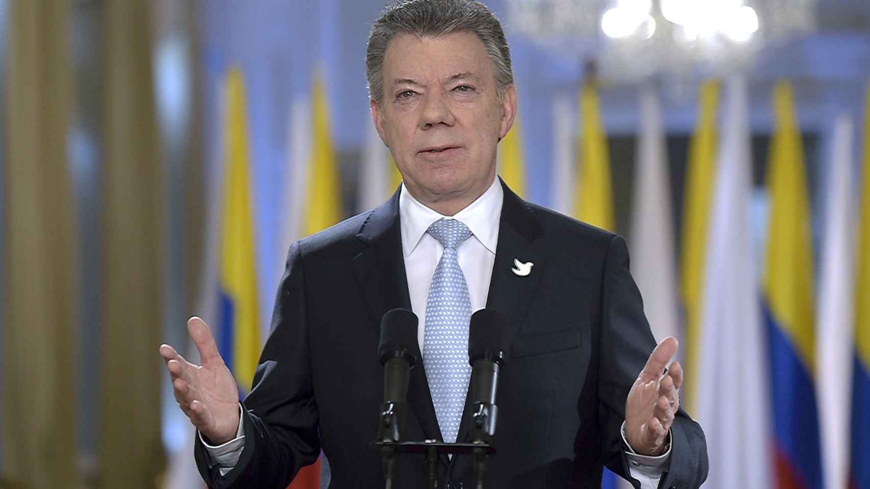 El presidente Santos agradece a sus antecesores los esfuerzos por lograr la paz.