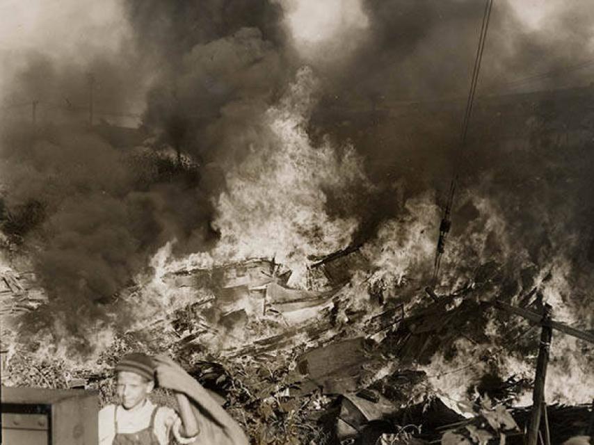 Fuego para acabar con las infraviviendas de Shantyville.