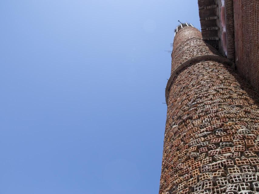 Justo Gallego utilizó un material ligero, a modo de grava, para dar más ligereza a los edificios.