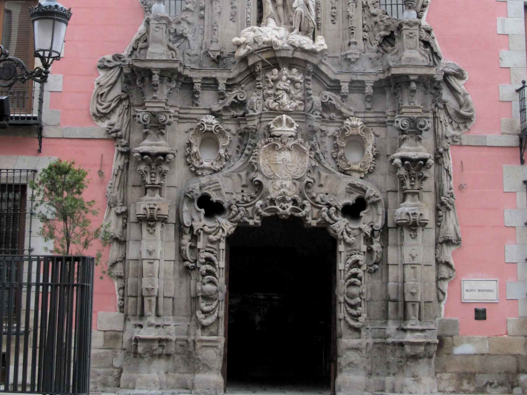 Puerta del Hospicio del Museo de Historia.