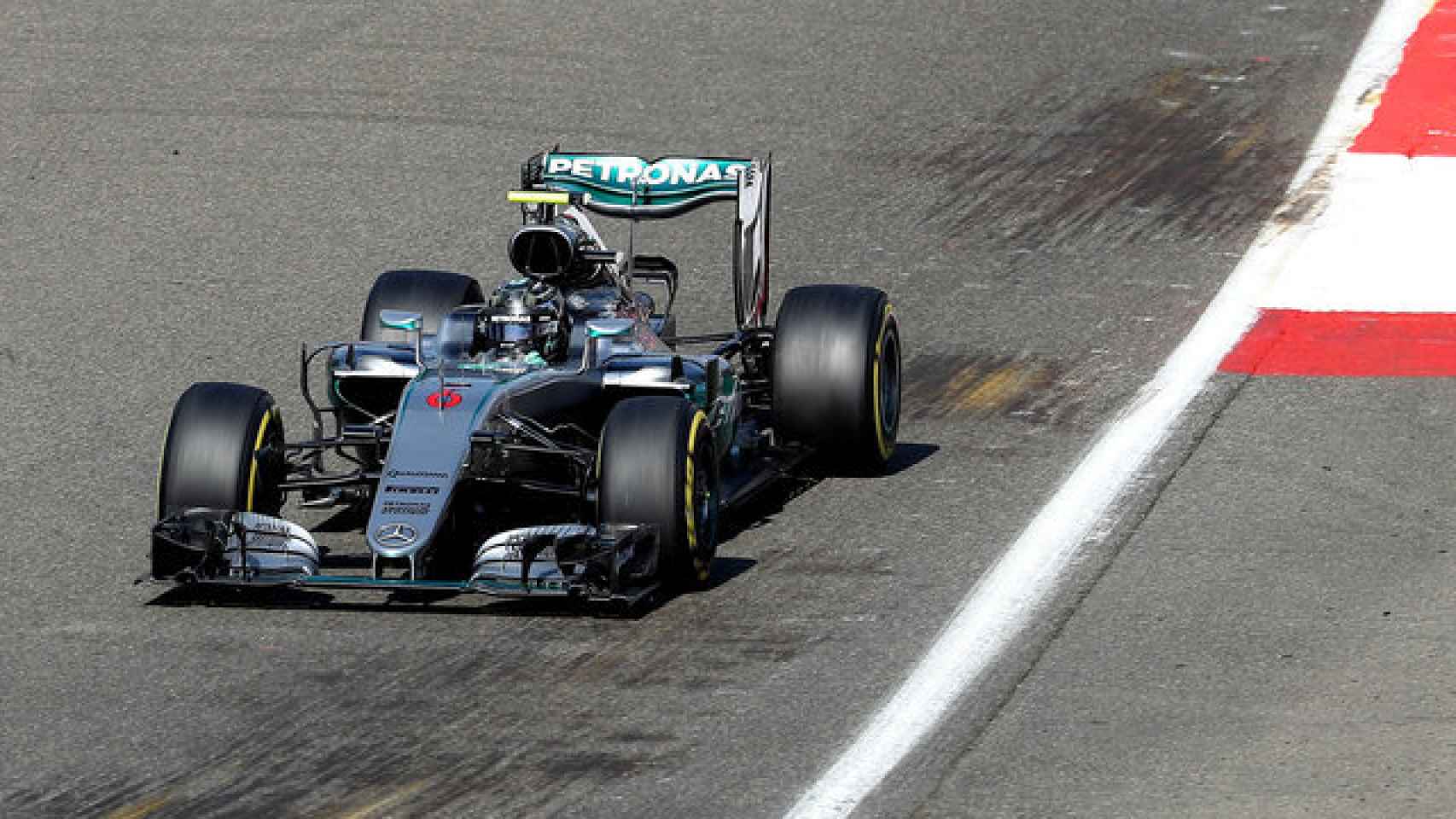Rosberg logra la pole en Bélgica