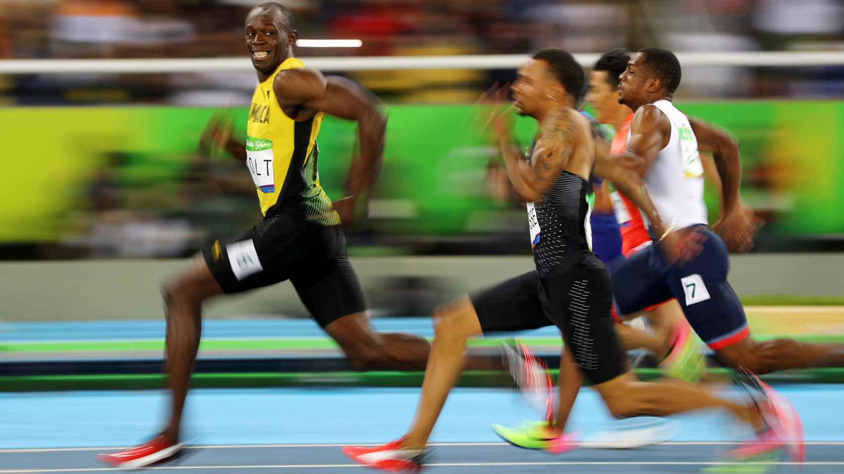 Usain Bolt en las series de los 100 metros en Río.