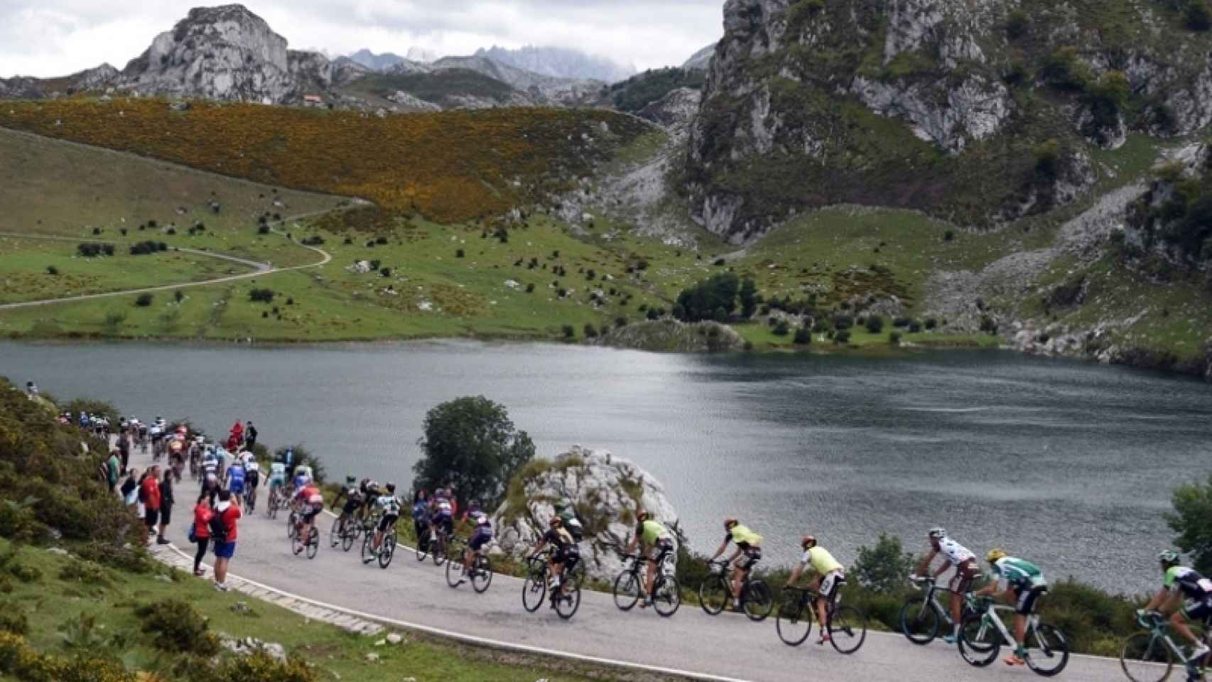 La Vuelta a España ascendió a los Lagos de Covadonga de 2014 por última vez.