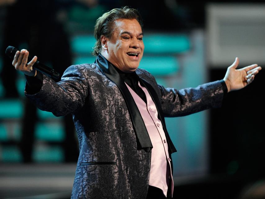 Juan Gabriel, en la celebración de su 65 cumpleaños.