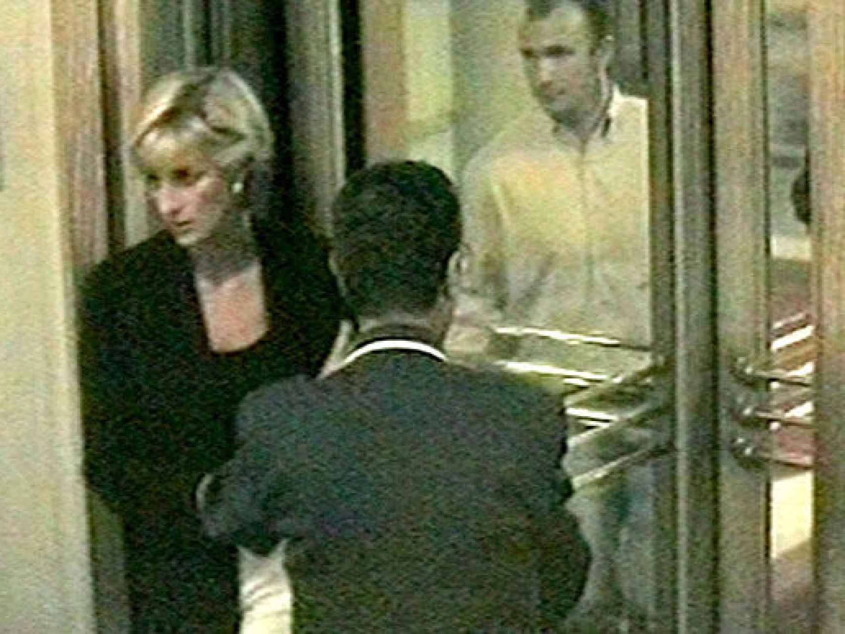 Última imagen de Diana y Dodi saliendo del hotel Ritz de París