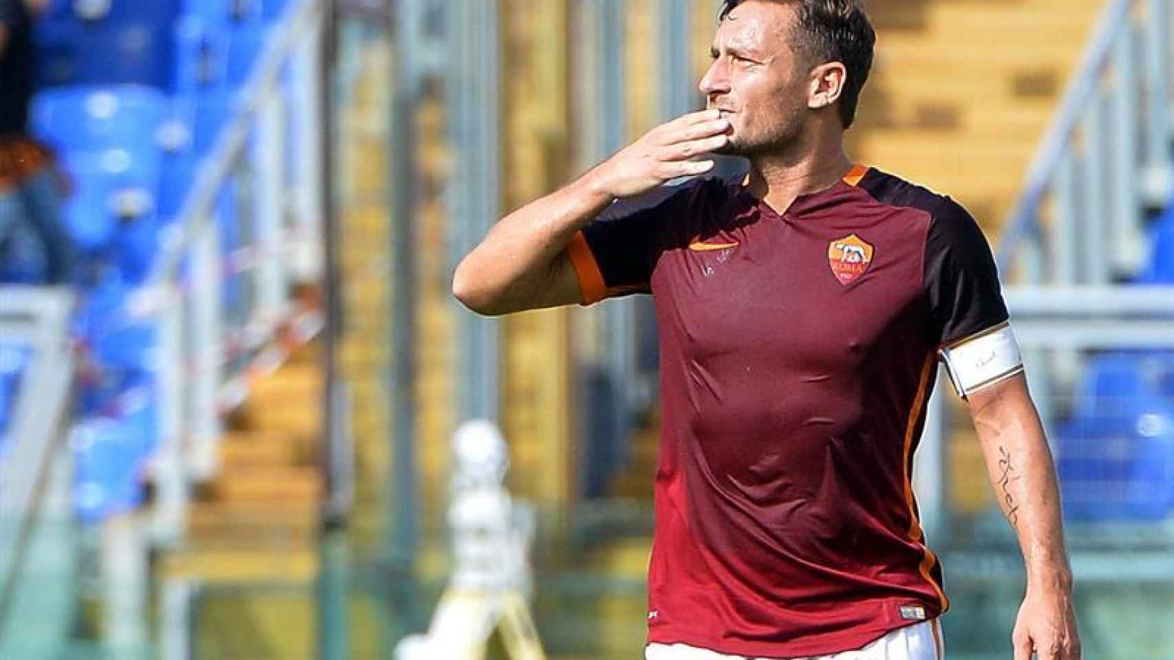 Totti se despide en un partido con la Roma.