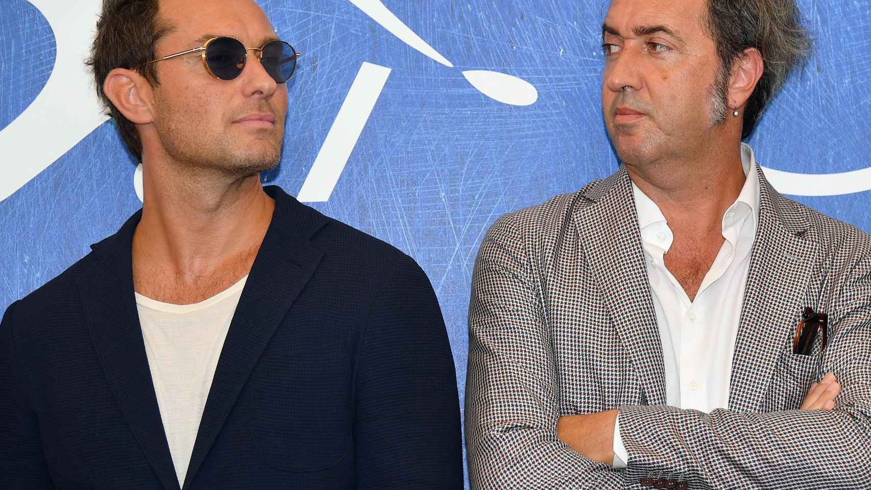 Sorrentino (derecha), junto a Jude Law durante el pasado festival de Venecia.