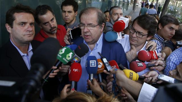 Juan Vicente Herrera, a su llegada a la sede del PP.