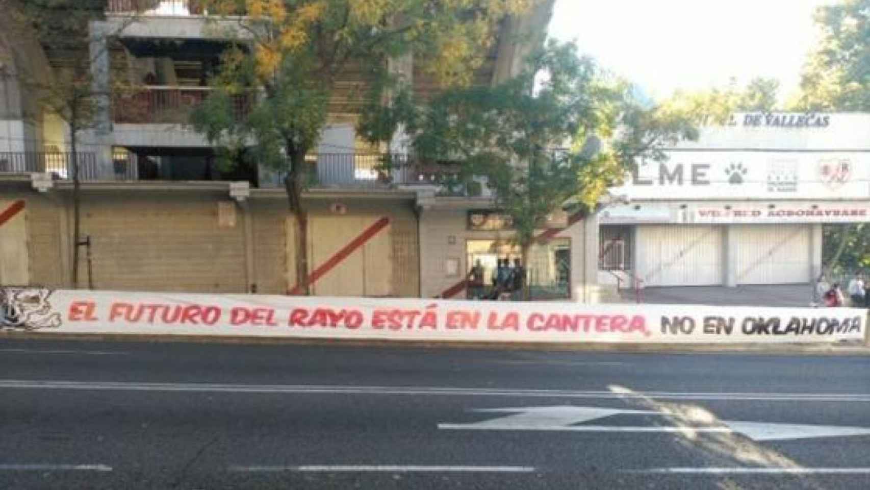 Protestas en Vallecas por la inversión en el Rayo OKC.