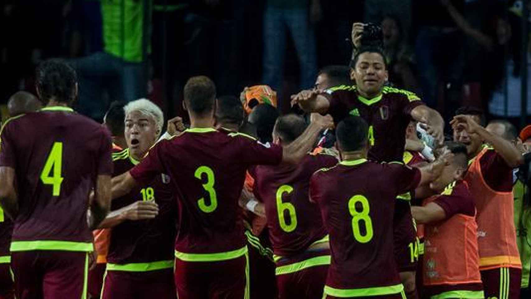 Venezuela celebra un gol contra Argentina.