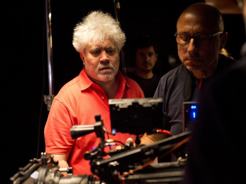 Pedro Almodóvar en el rodaje de Julieta, en Madrid.