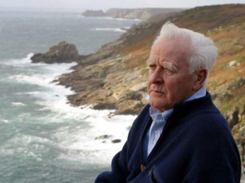 John le Carré fotografiado en la costa de Cornualles.