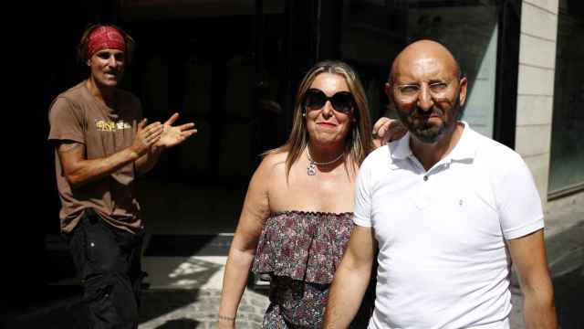 El ex papa de Palmar con su futura mujer por las calles de Sevilla