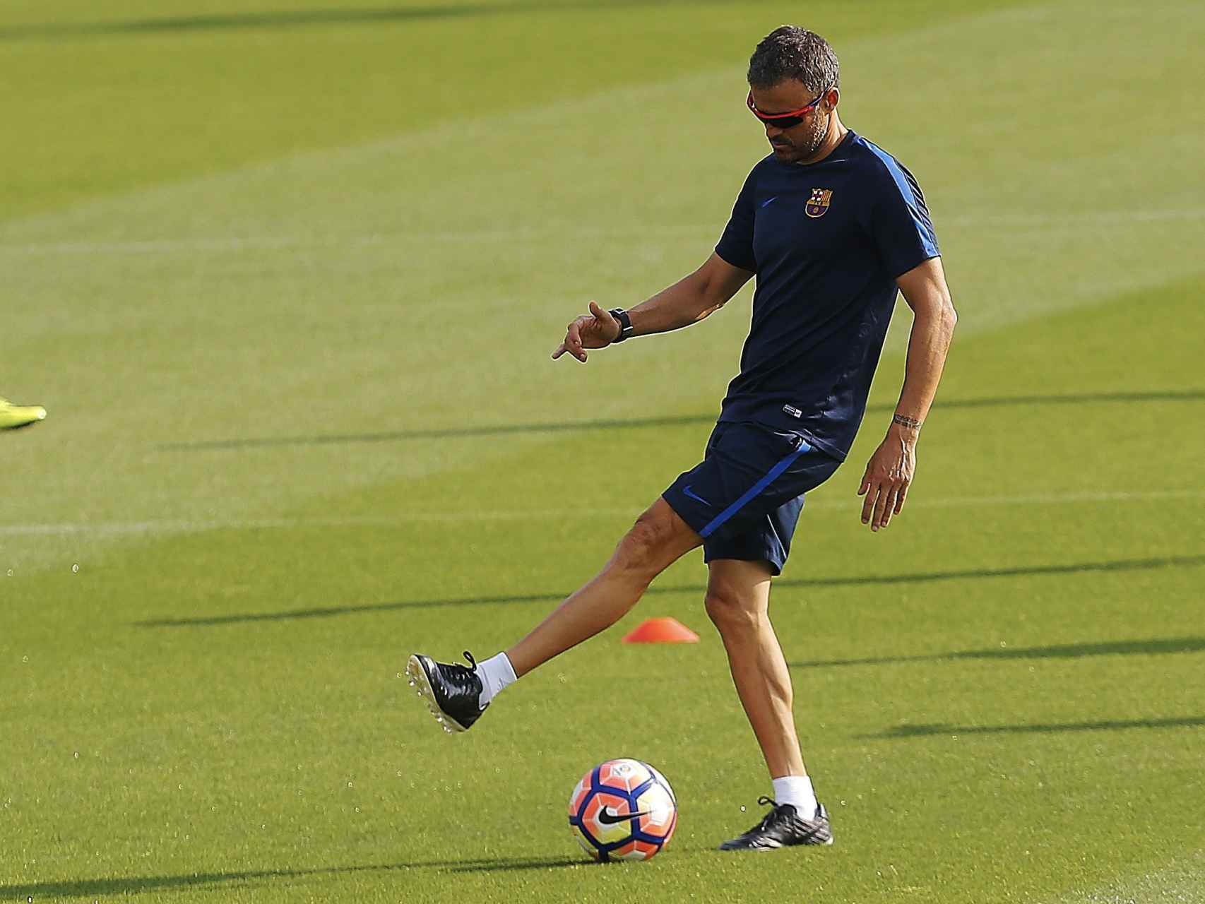 Luis Enrique durante el entrenamiento del Barça.