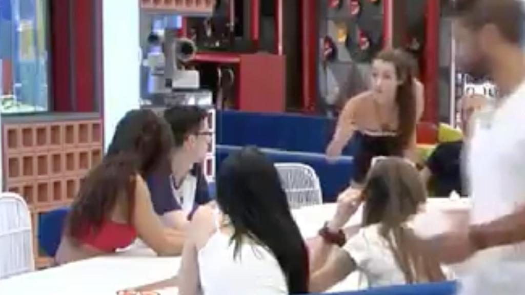 Adara y Candelas protagonizan un gran enfrentamiento en 'GH 17'