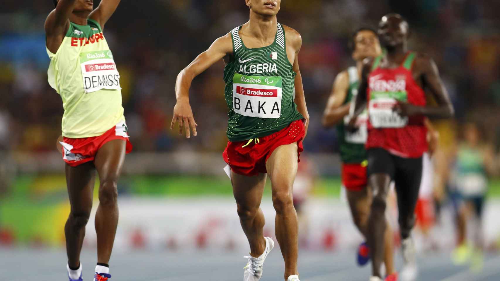 Abdellatif Baka, durante el 1.500 en categoría T13.