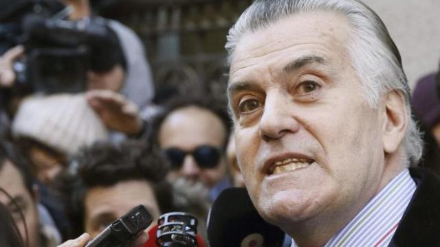 Luis Bárcenas, a la puerta de los Juzgados de Madrid en 2015