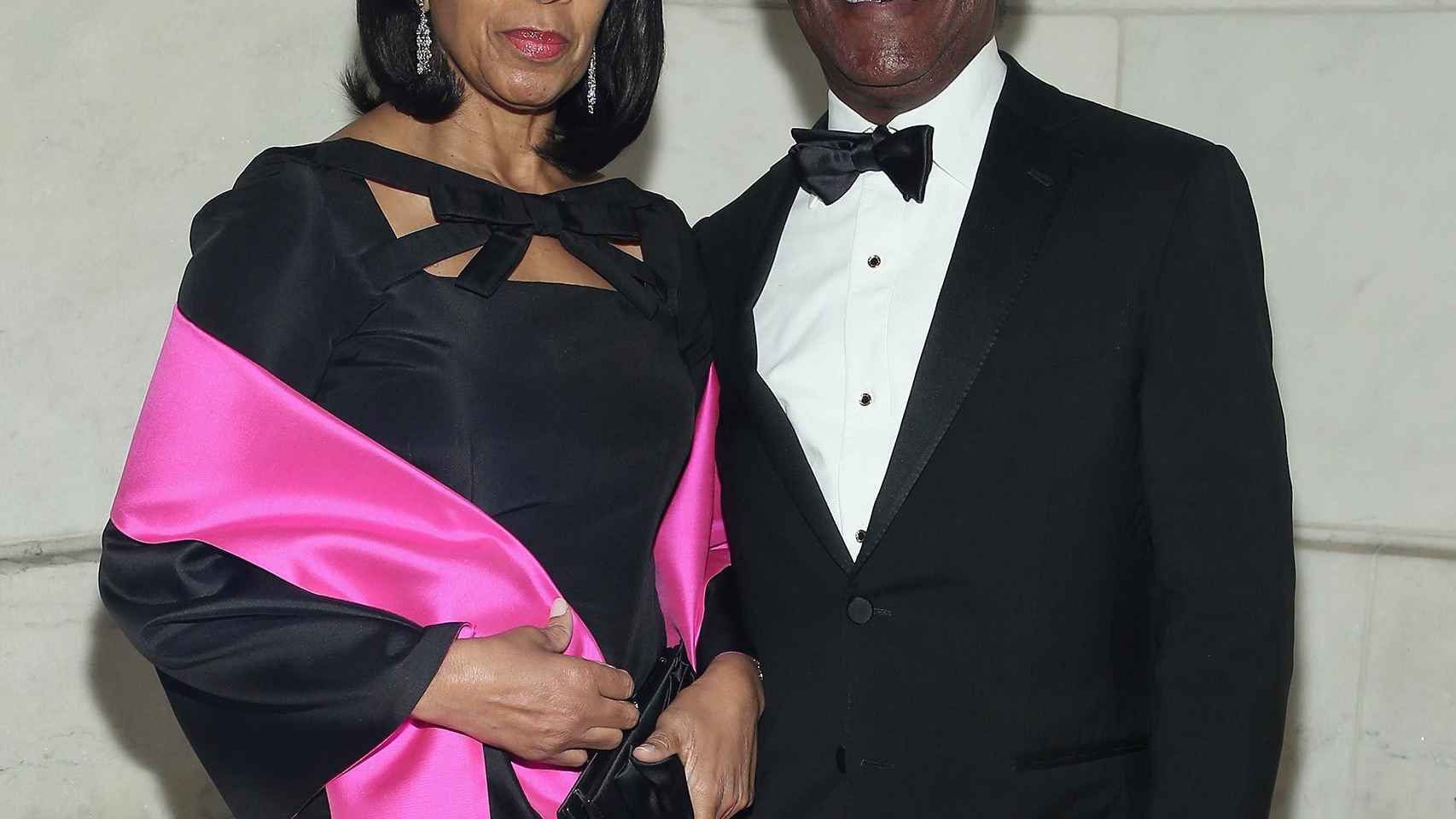 El presidente del fondo GIP, Adebayo Ogunlesi, y su esposa Amelia.