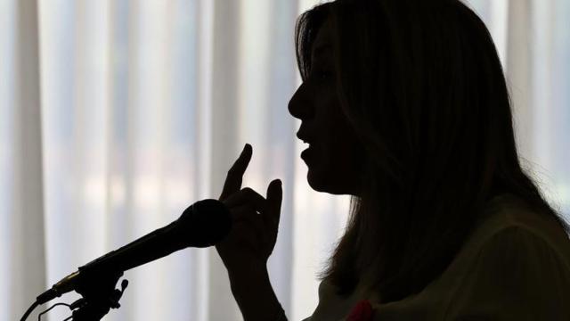 Susana Díaz, en una visita a una residencia para personas mayores, este miércoles.