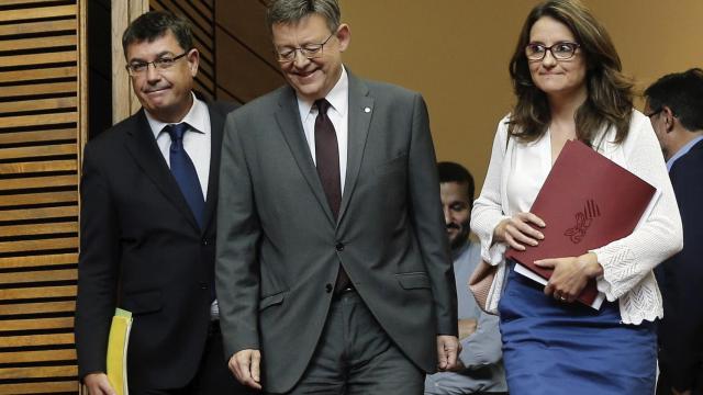 El presidente de Les Corts, Enric Morera, junto a Ximo Puig y Mónica Oltra.