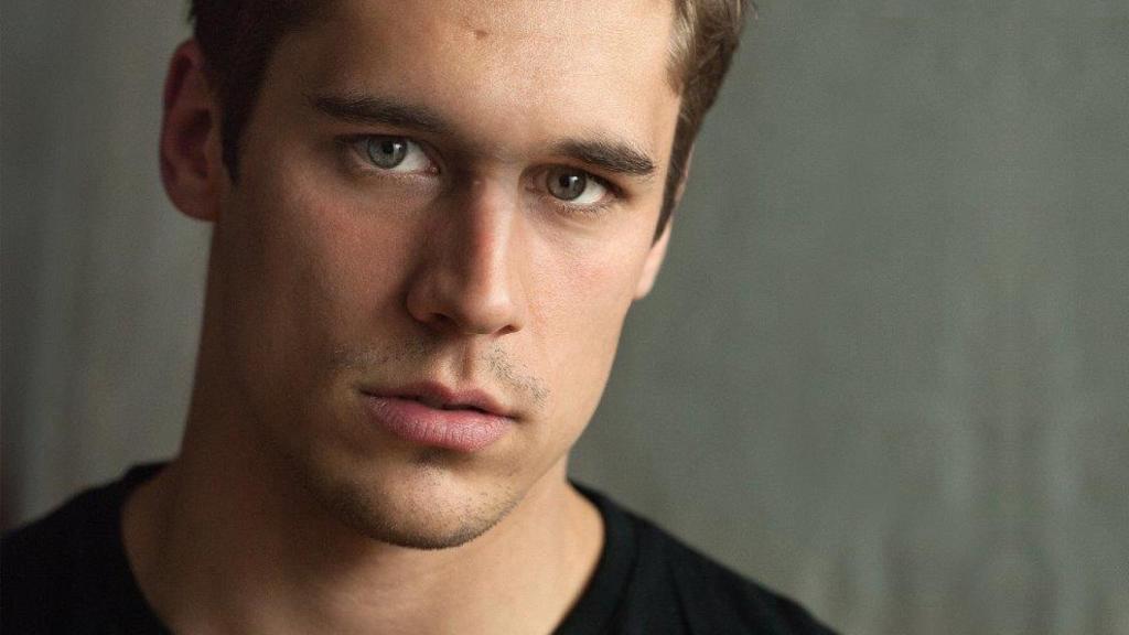 Martiño Rivas ficha por 'Las chicas del cable' de Netflix