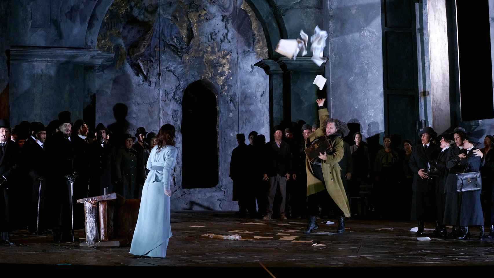 Gregory Kunde y Ermonela Jaho en una escena de la ópera.