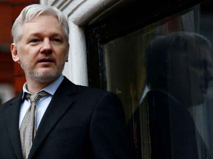 Julian Assange está buscado por la justicia.