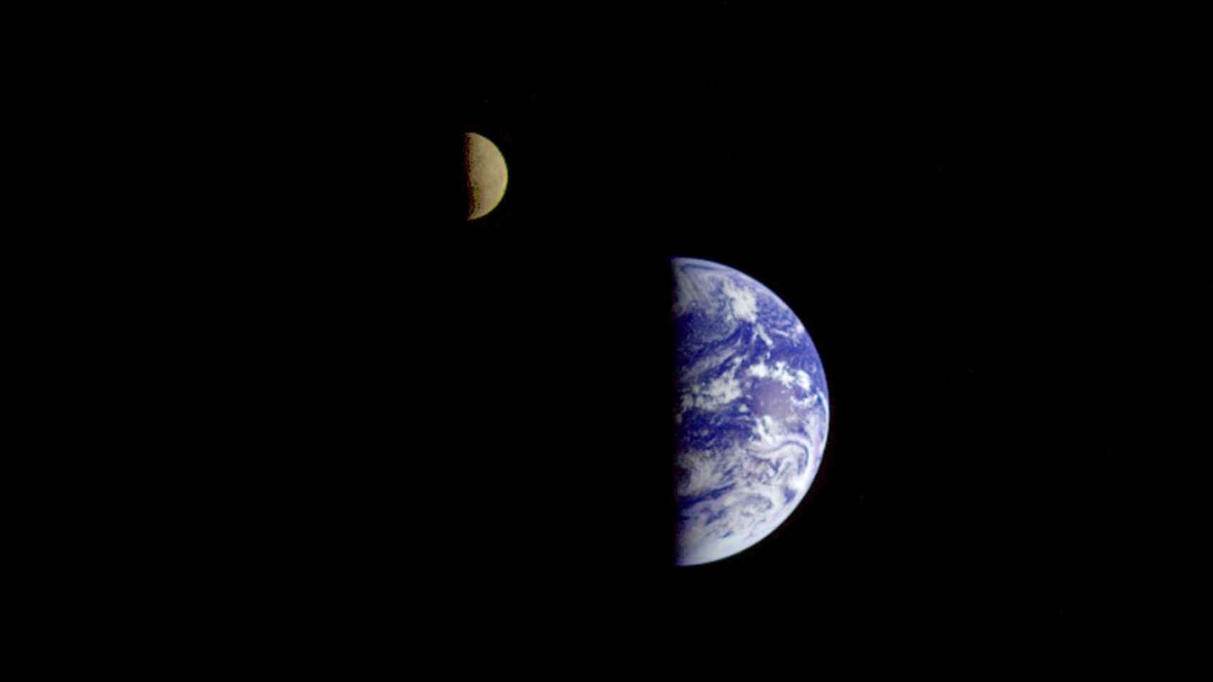 Selfis de la Tierra y la Luna