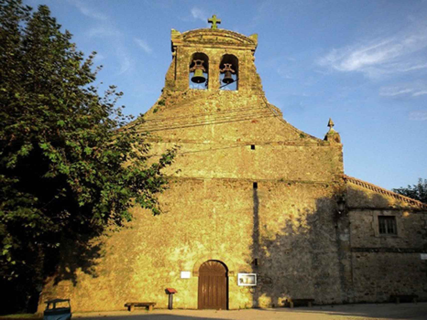 Iglesia de San Martín, en Carriazo.