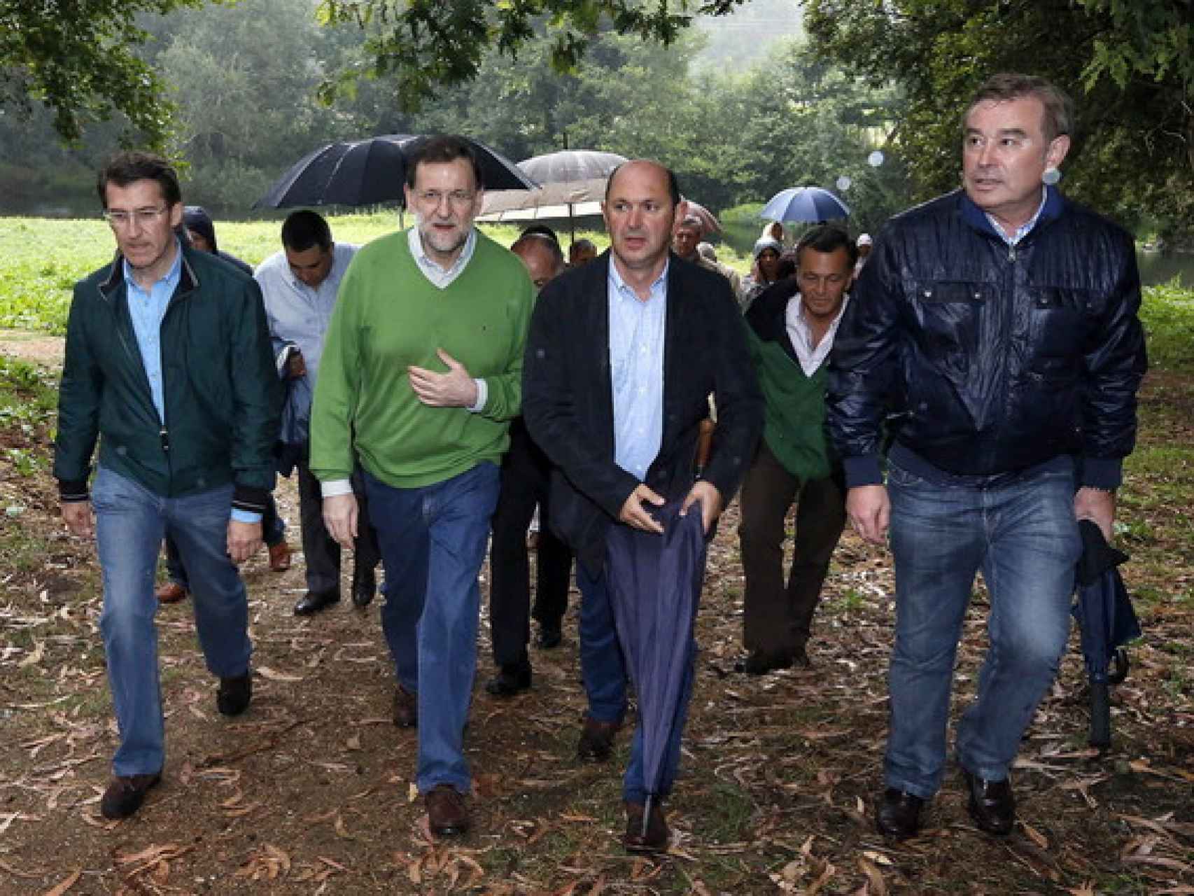 Rafael Louzán (centro) pasea con Rajoy como presidente de la Diputación de Pontevedra.