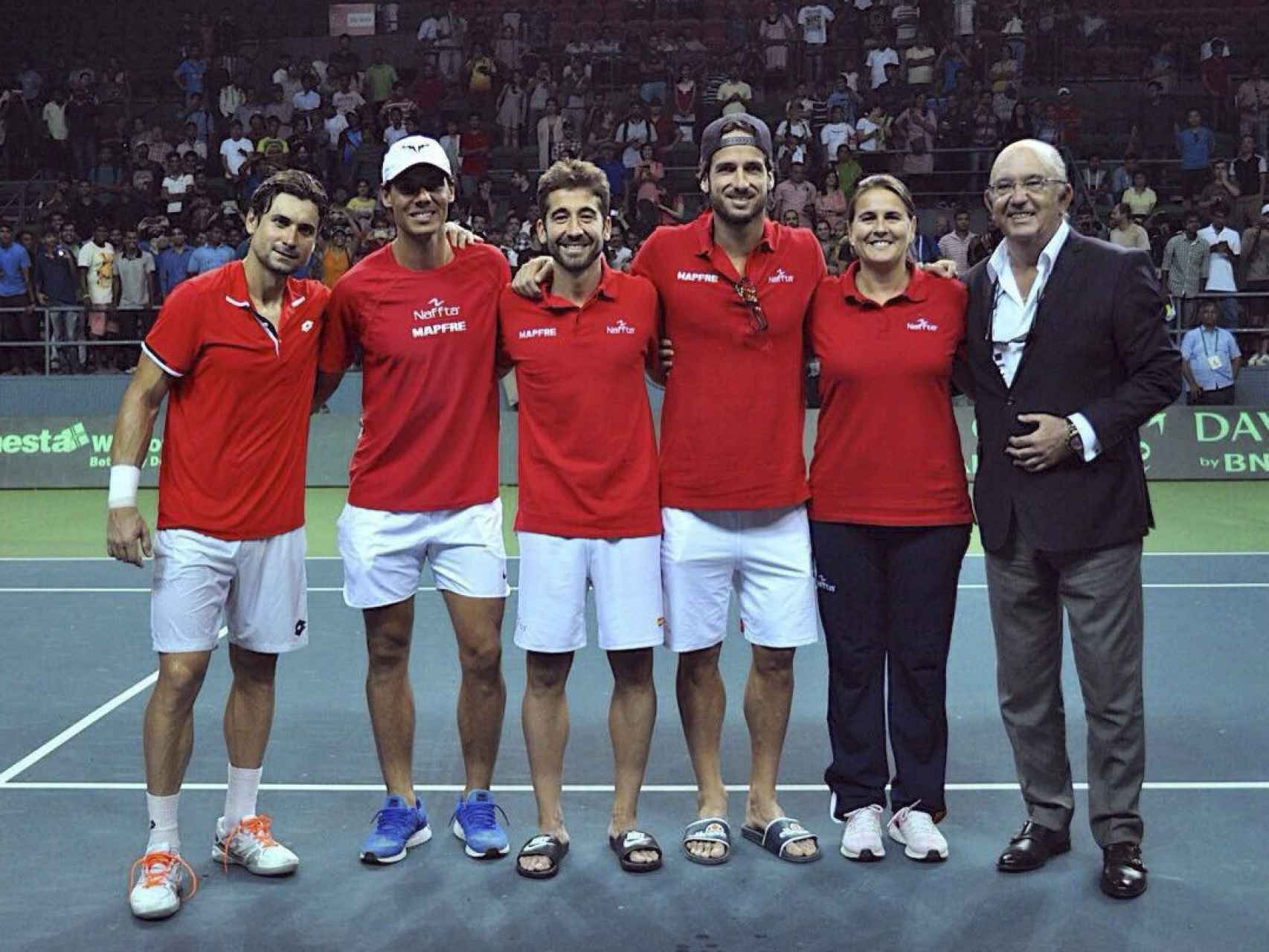 El equipo español de Copa Davis tras lograr el ascenso al Grupo Mundial.