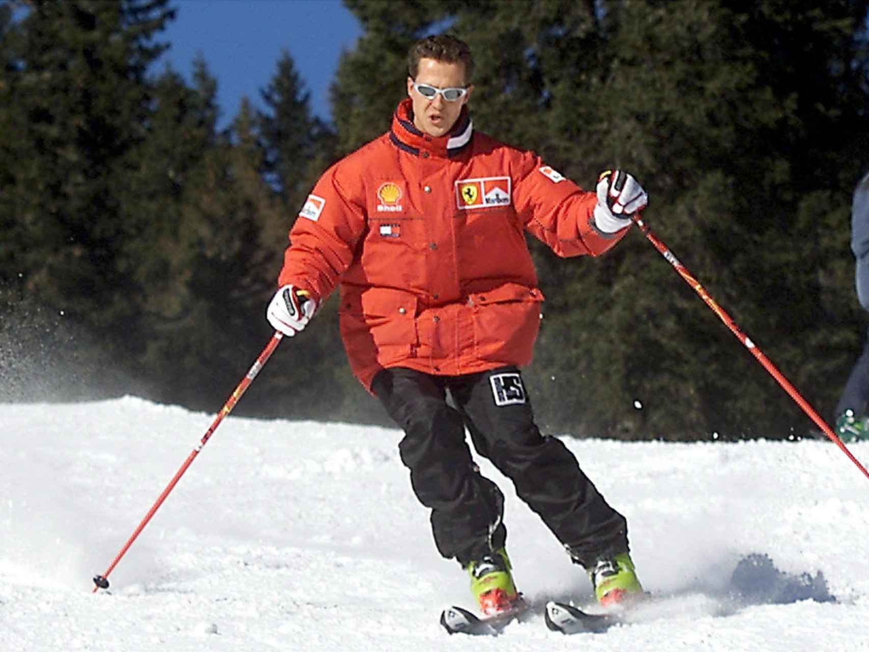Schumacher esquiando durante un concentración de Ferrari en Maddona de Campiglio.
