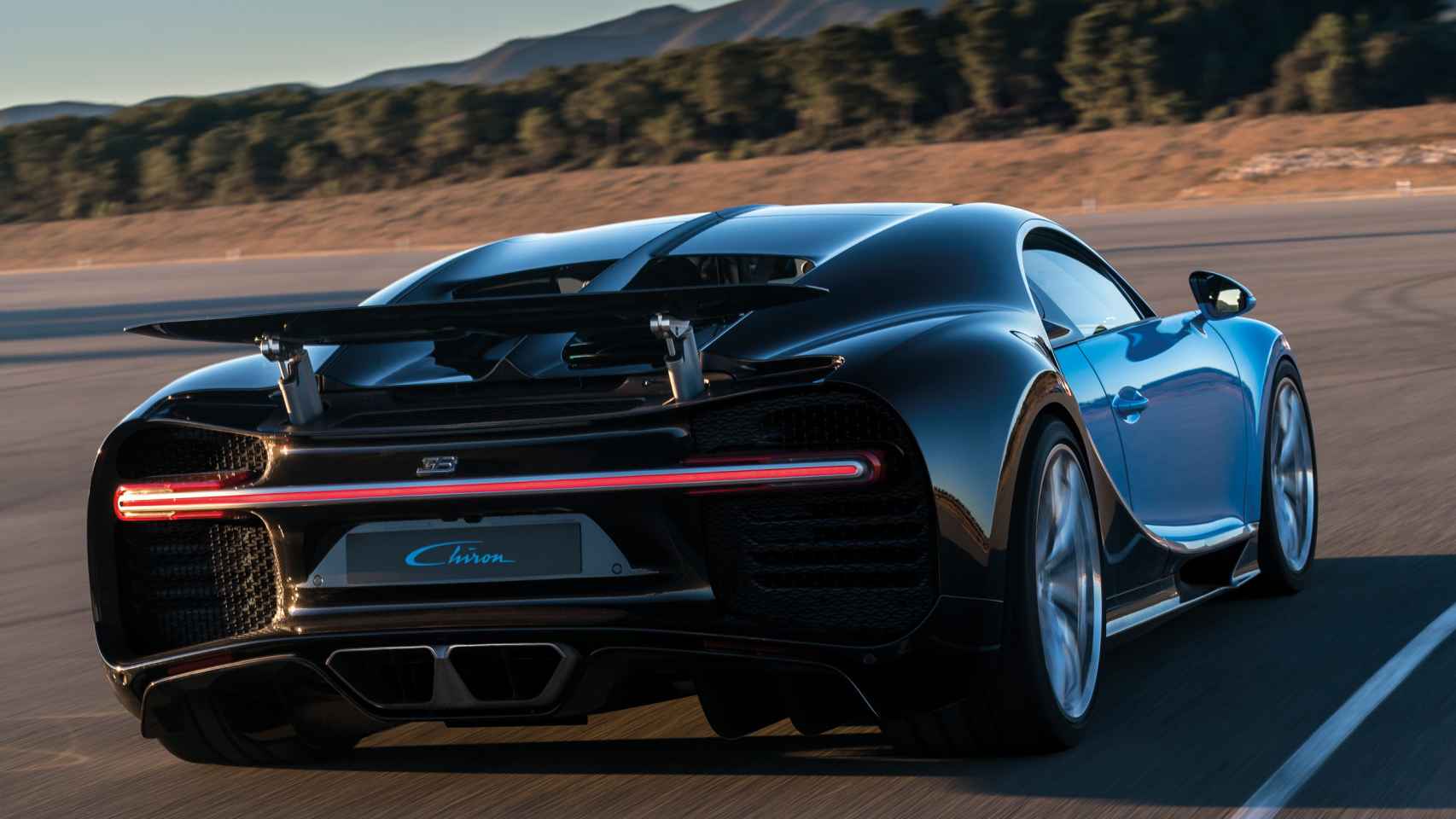 ¿Cuál es la velocidad máxima de un Bugatti Chiron...sin limitador?