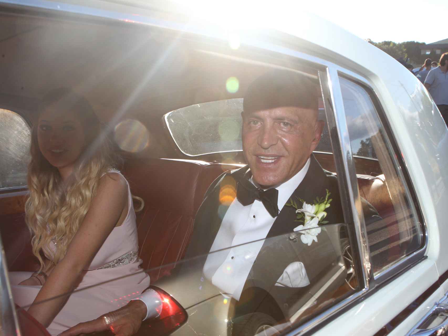 Kiko Matamoros entrando en coche con su hija a la finca donde se celebró su boda