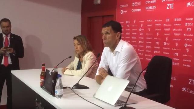 Poyet, en rueda de prensa.