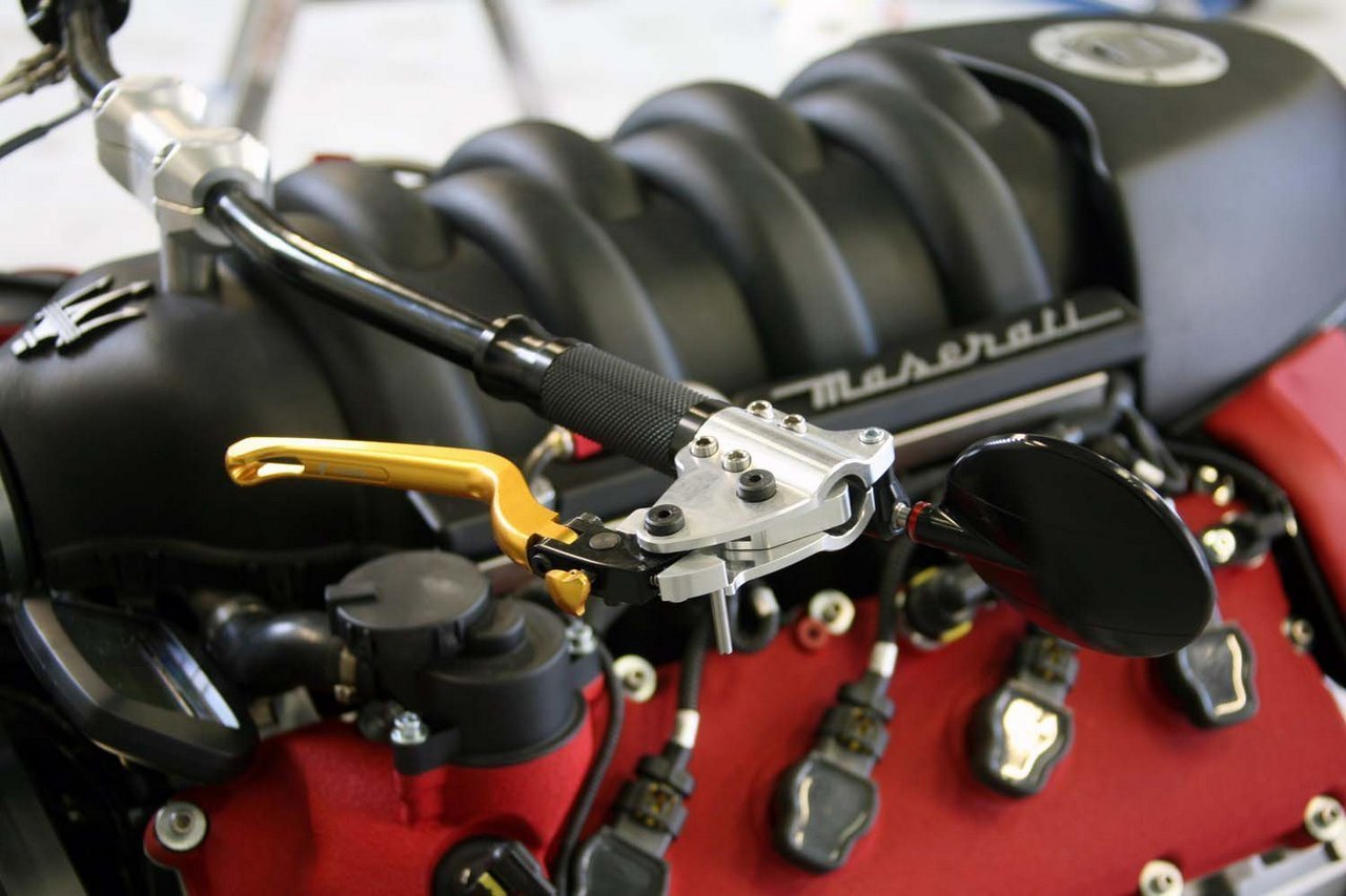 El motor de la Lazareth LM 847 es un V8 de Maserati